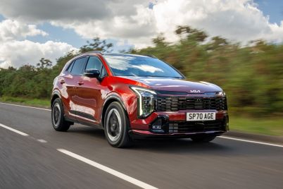 9238210-28467-kia-sportage-gt-line-s-dct-fwd-magma-red-1-scaled.jpg