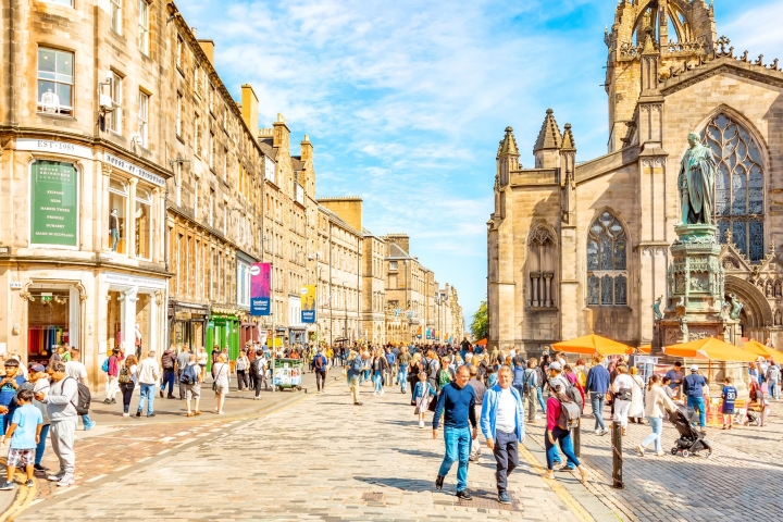 High-Street-and-St-Giles-Catherdral-Getty-scaled.jpg