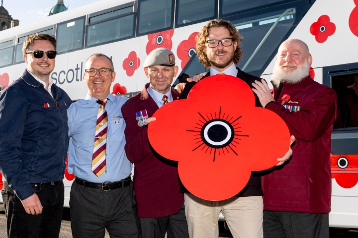 JJ-Chalmers-with-Lothian-Buses-and-Edinburgh-Trams-colleagues-and-Poppyscotland-bus-2_cropped-scaled.jpg